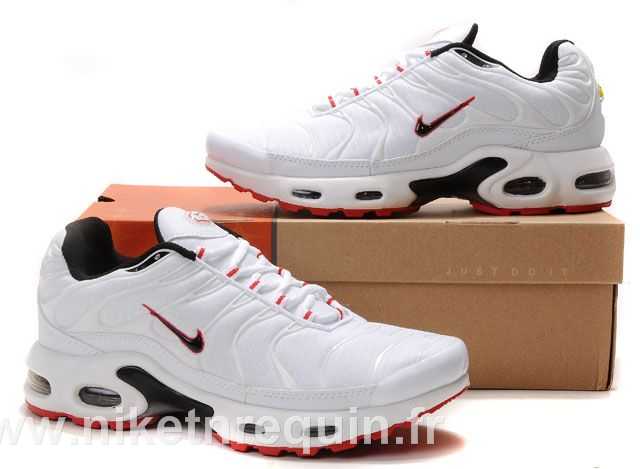 air tn semelle rouge noire marque blanche empeigne (2)